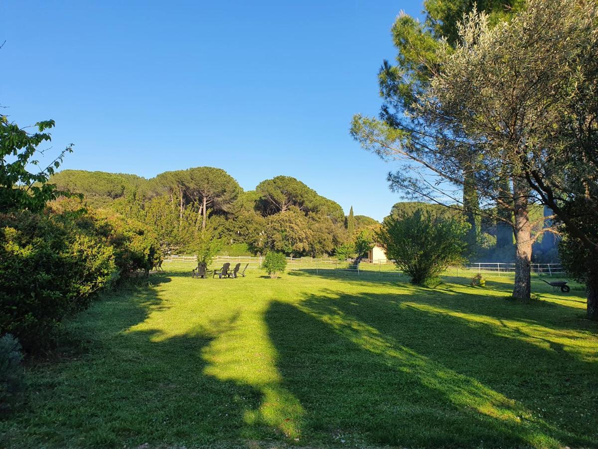 Aux Berges Du Pont Du Gard Bed and Breakfast Vers-Pont-du-Gard Buitenkant foto