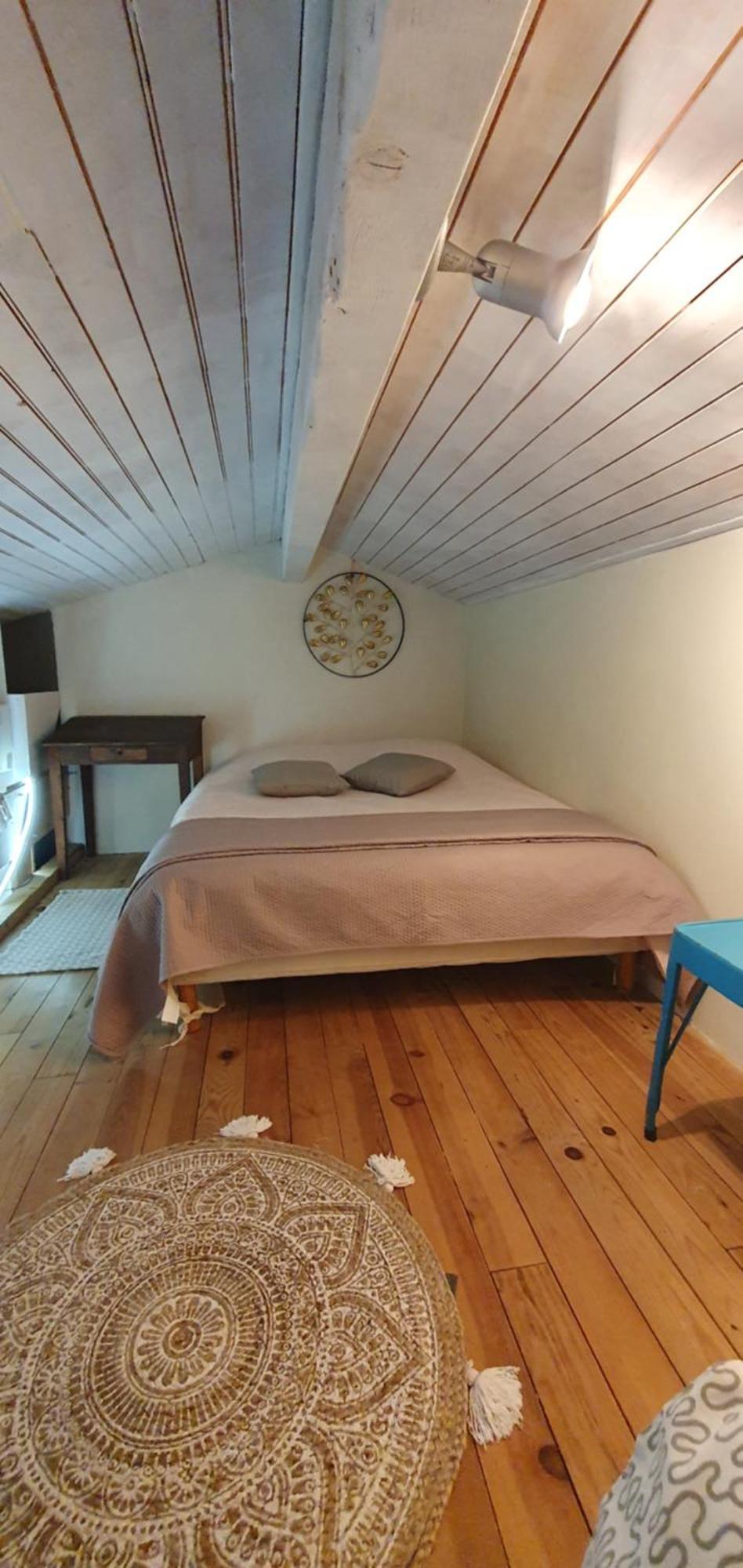 Aux Berges Du Pont Du Gard Bed and Breakfast Vers-Pont-du-Gard Kamer foto